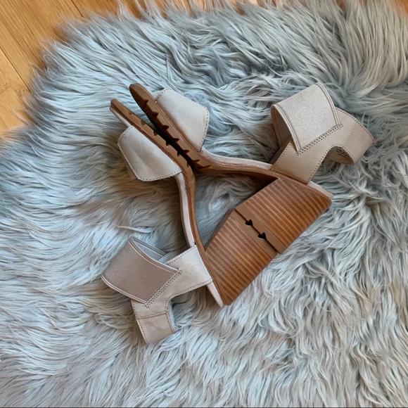 SOLD✨NWOB SOREL Nadia Dove Sandal - Picture 4 of 11